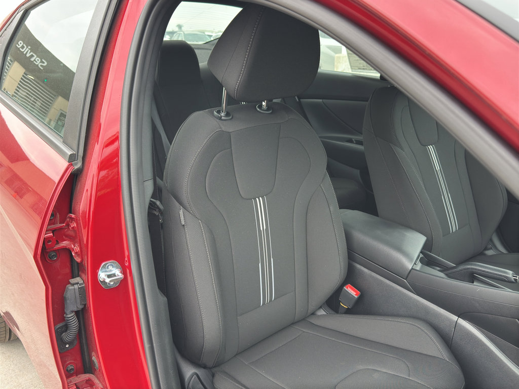 New 2025 Hyundai Elantra Sport image 28