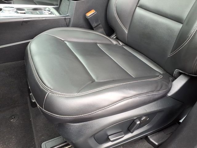 Used 2022 Ford Explorer XLT w/ Equipment Group 202A image 19