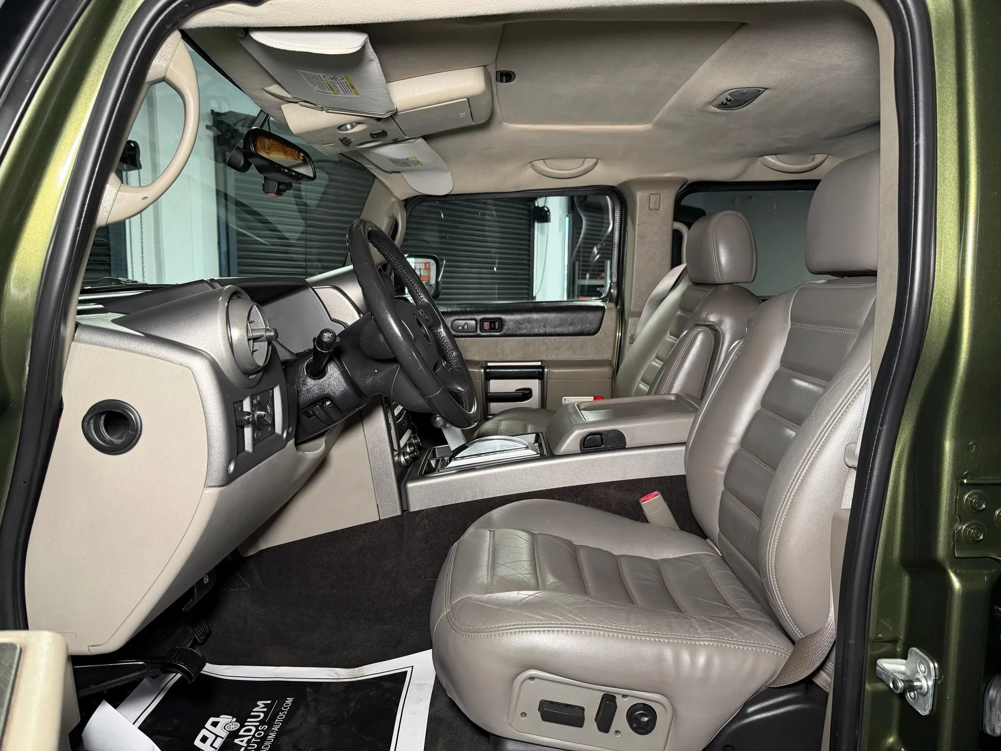 Used 2004 HUMMER H2 w/ Preferred Equipment Group AWD/4WD image 17