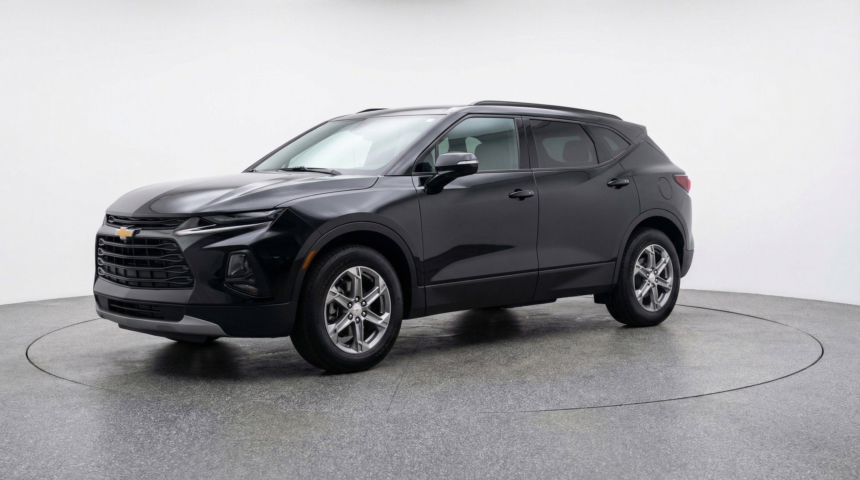 Used 2025 Chevrolet Blazer LT FWD image 3