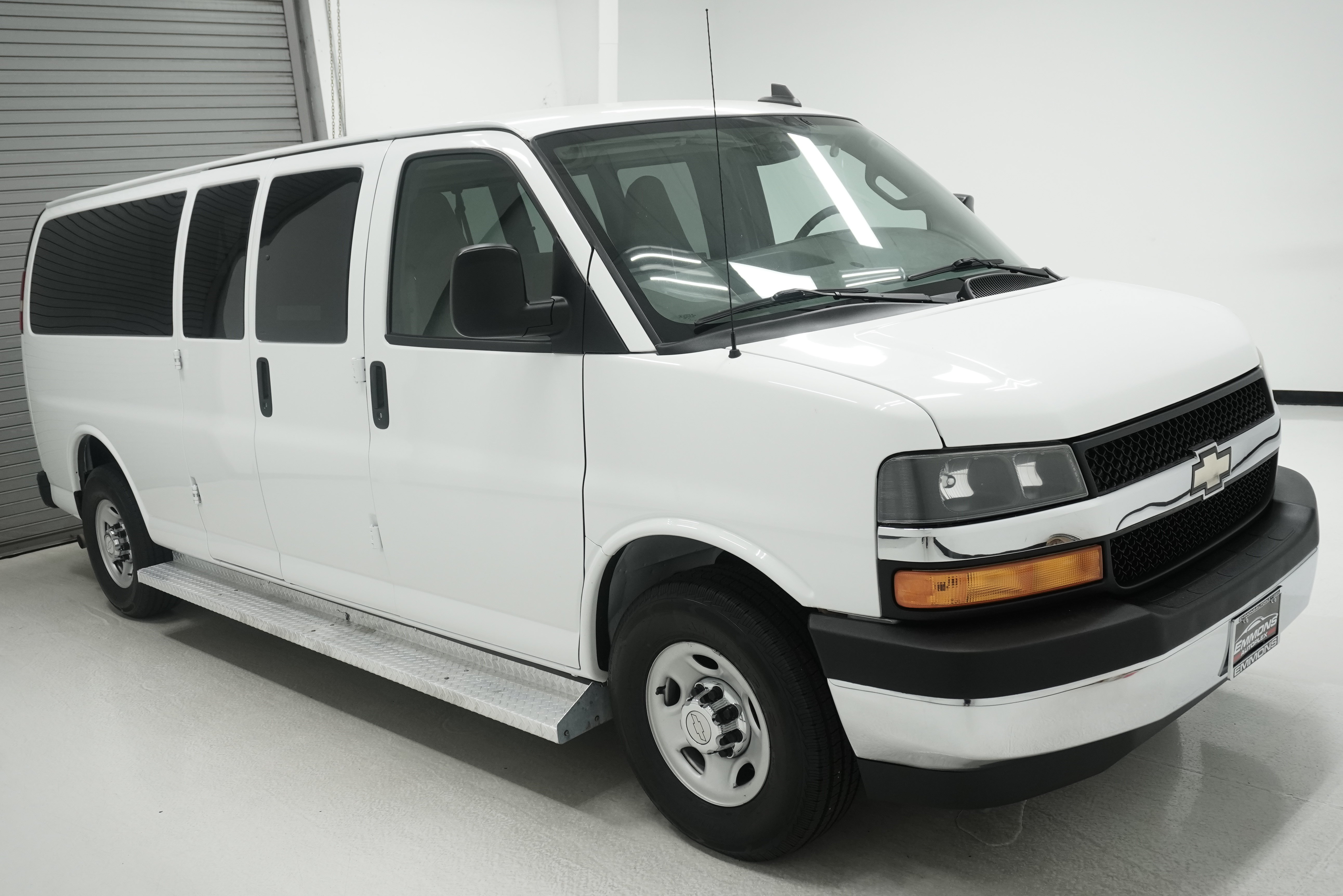 Used 2017 Chevrolet Express 3500 LT w/ LT Preferred Equipment Group RWD image 2