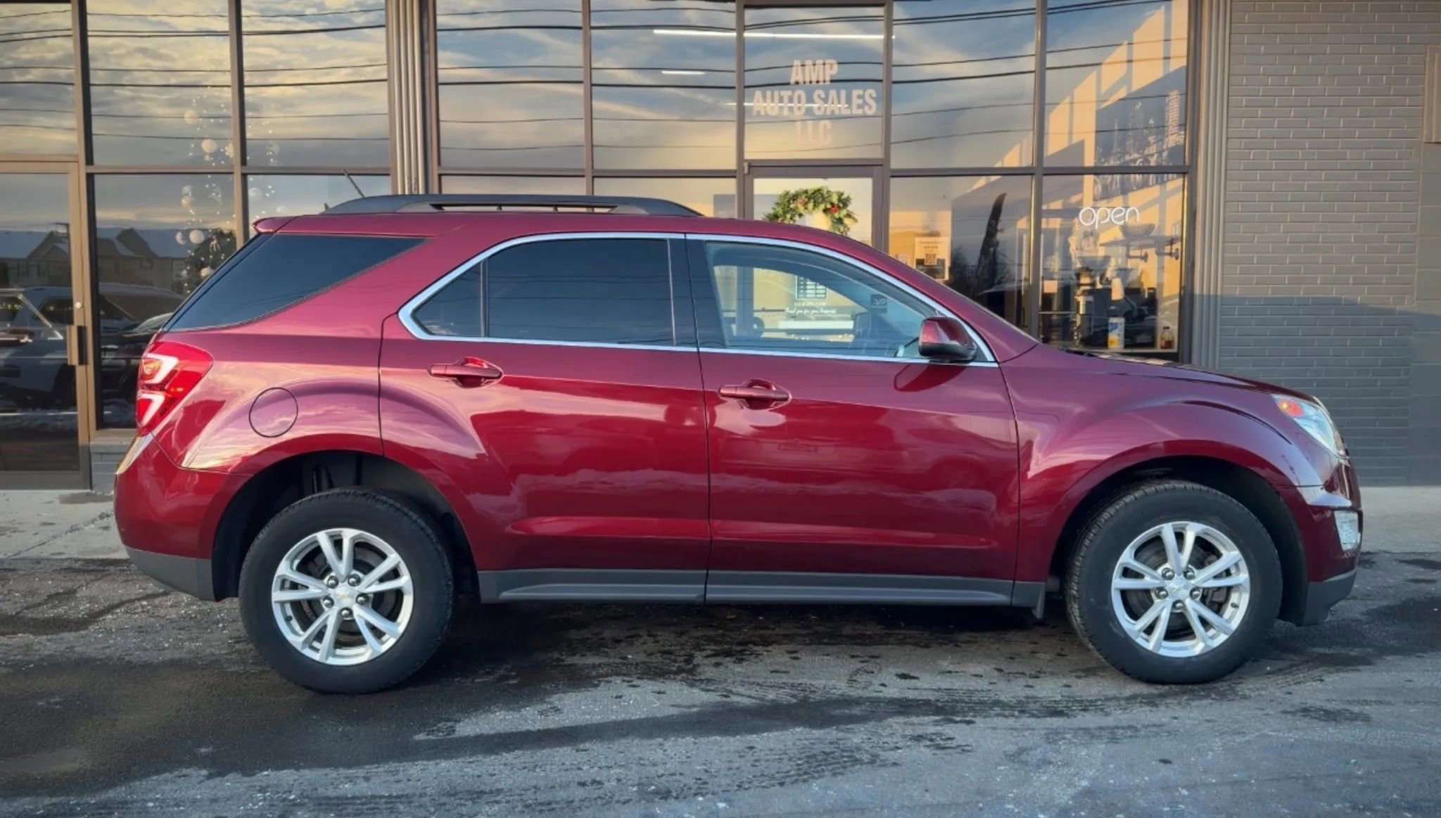 Used 2016 Chevrolet Equinox LT w/ Convenience Package image 2