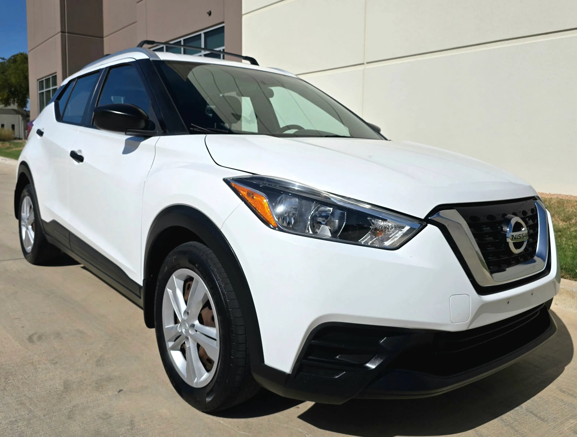 Used 2018 Nissan Kicks S w/ Exterior Package FWD image 4