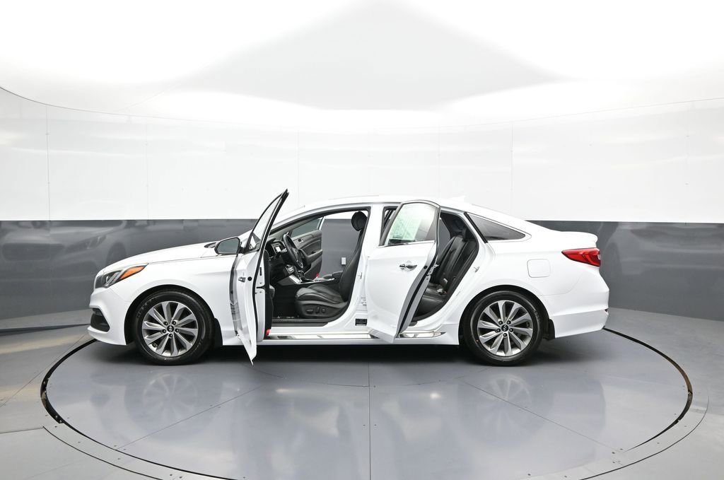 Used 2016 Hyundai Sonata Sport w/ Option Group 03 FWD image 43