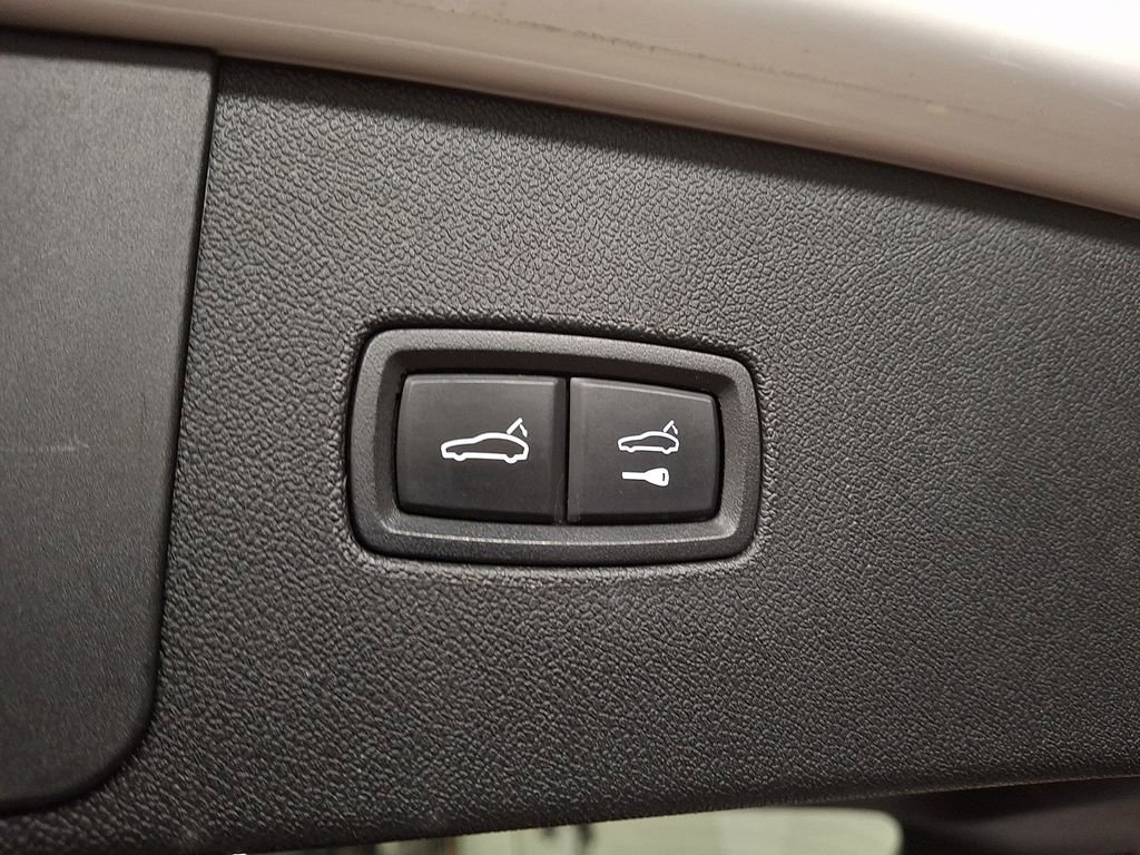 Used 2023 Porsche Cayenne image 29