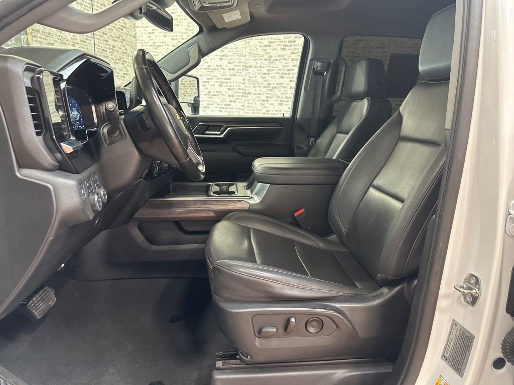 Used 2024 Chevrolet Silverado 2500 LTZ w/ LTZ Convenience Package image 22