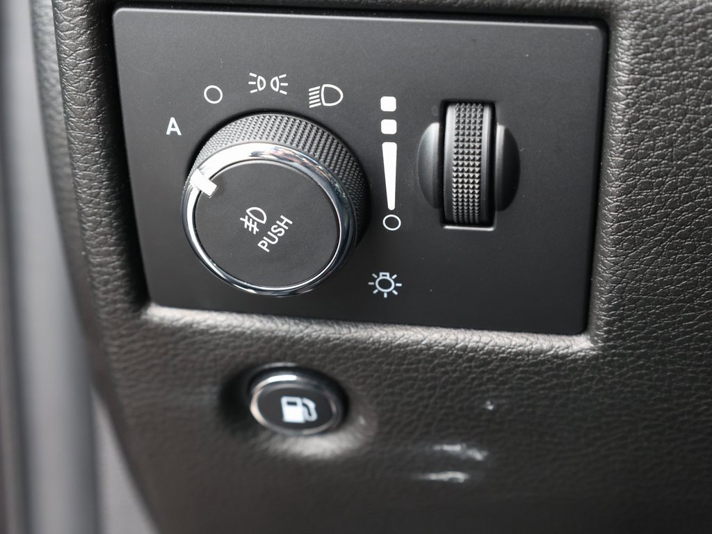 Used 2021 Jeep Grand Cherokee Laredo X image 33