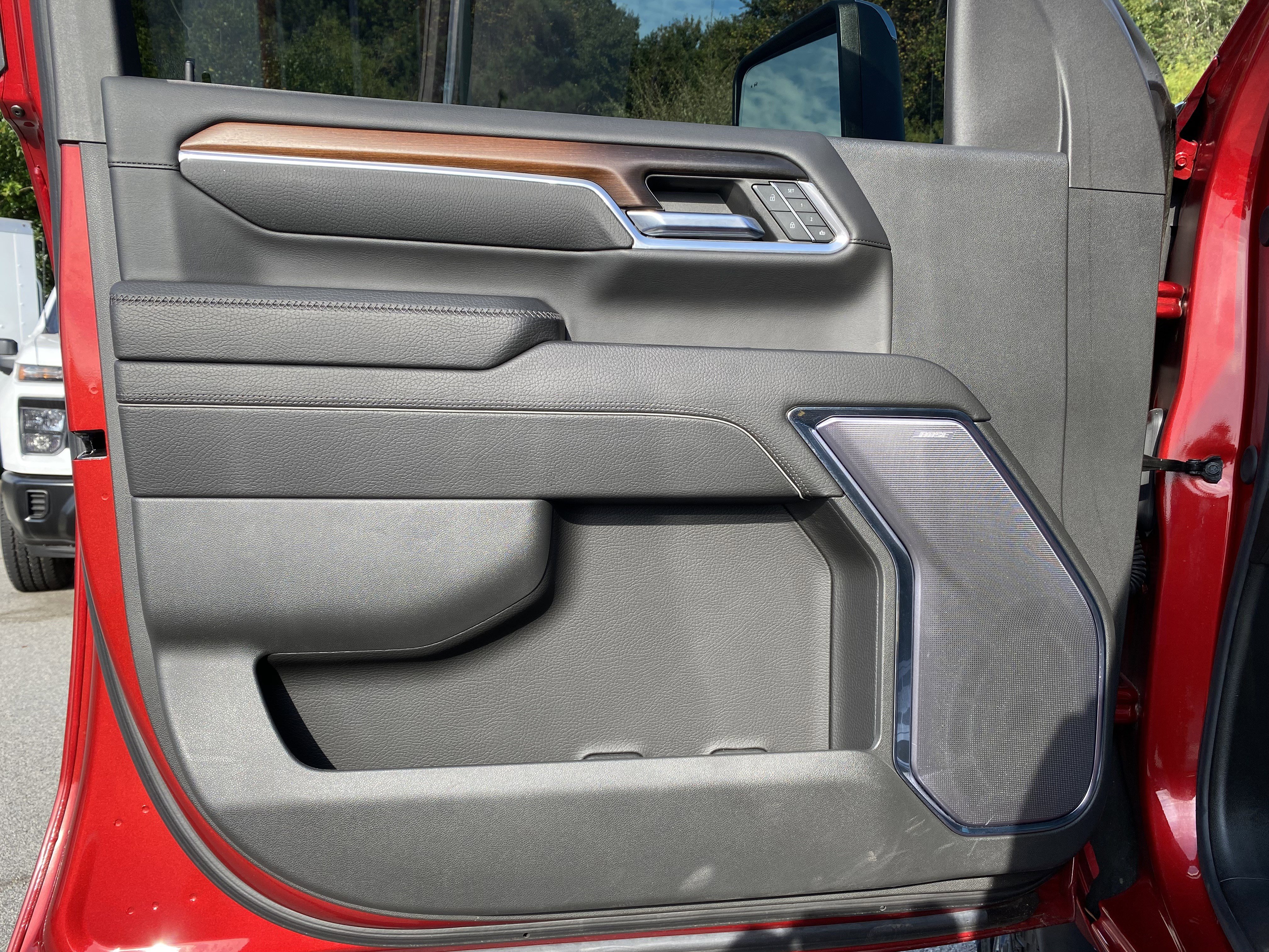 Used 2024 GMC Sierra 2500 Denali w/ Denali Reserve Package image 16