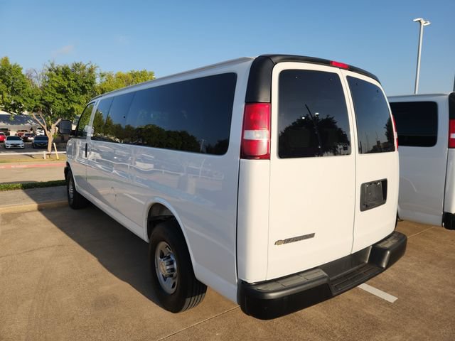 Used 2025 Chevrolet Express 3500 LS RWD image 4