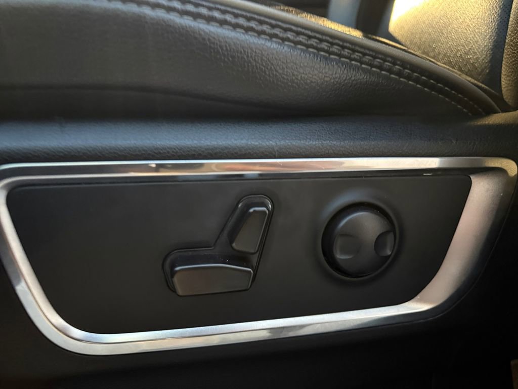 Used 2024 RAM 1500 Laramie image 14