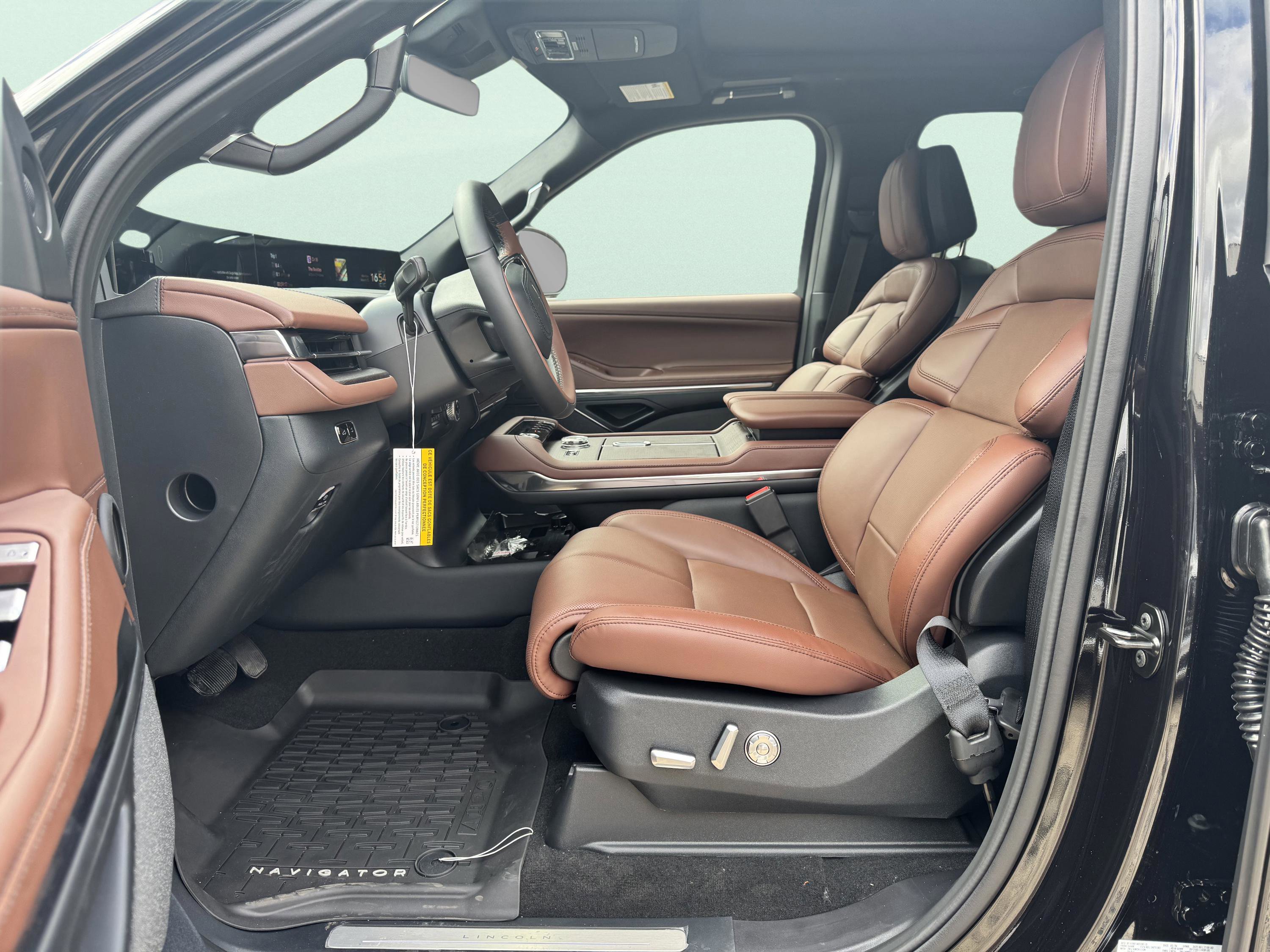 New 2026 Lincoln Navigator Reserve image 11