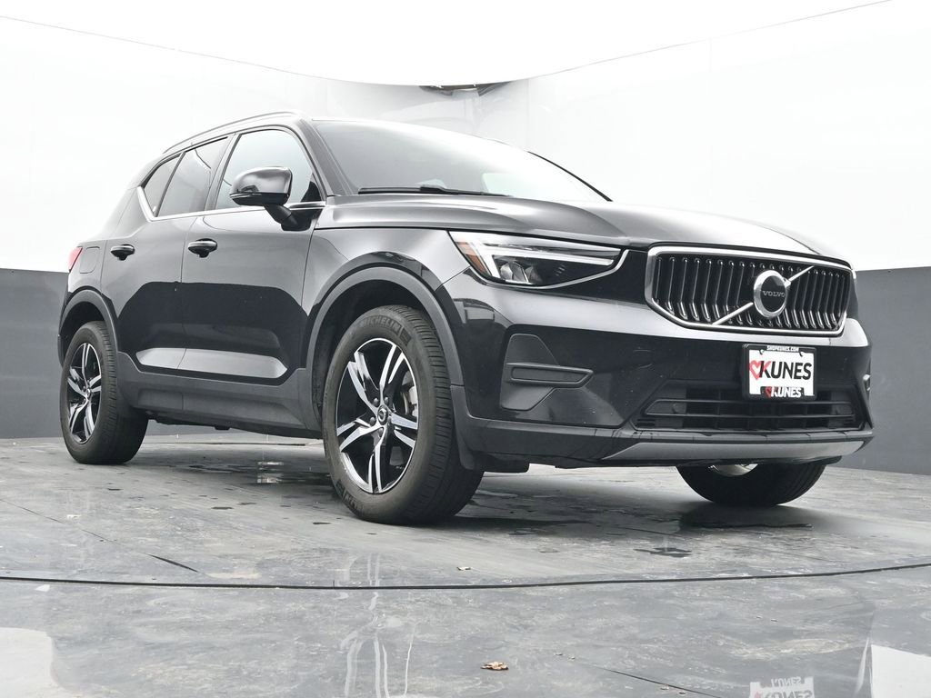 Used 2025 Volvo XC40 B5 Core AWD/4WD image 23