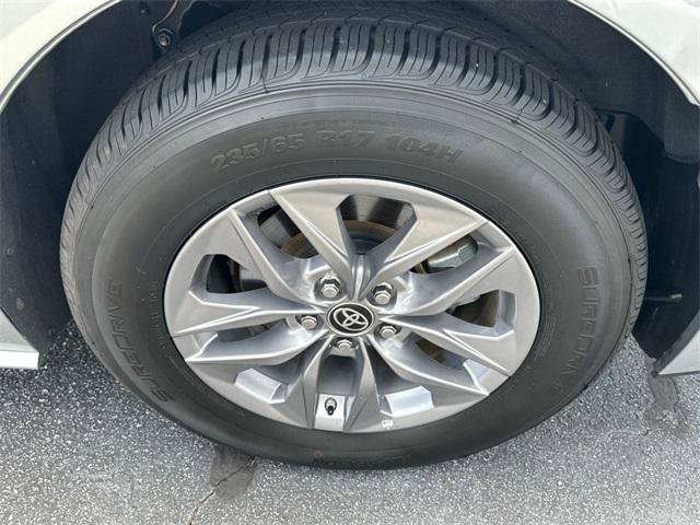Certified 2024 Toyota Sienna XLE image 23