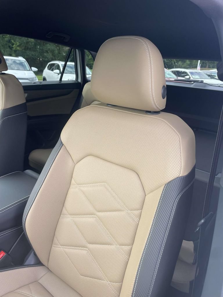 New 2026 Volkswagen Atlas Cross Sport SE FWD image 19