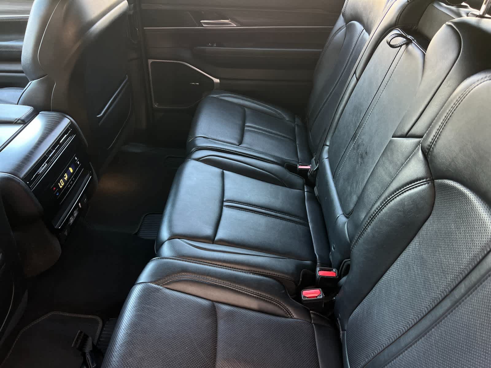 Used 2024 Jeep Wagoneer Series II w/ Flexible Seating Group AWD/4WD image 5