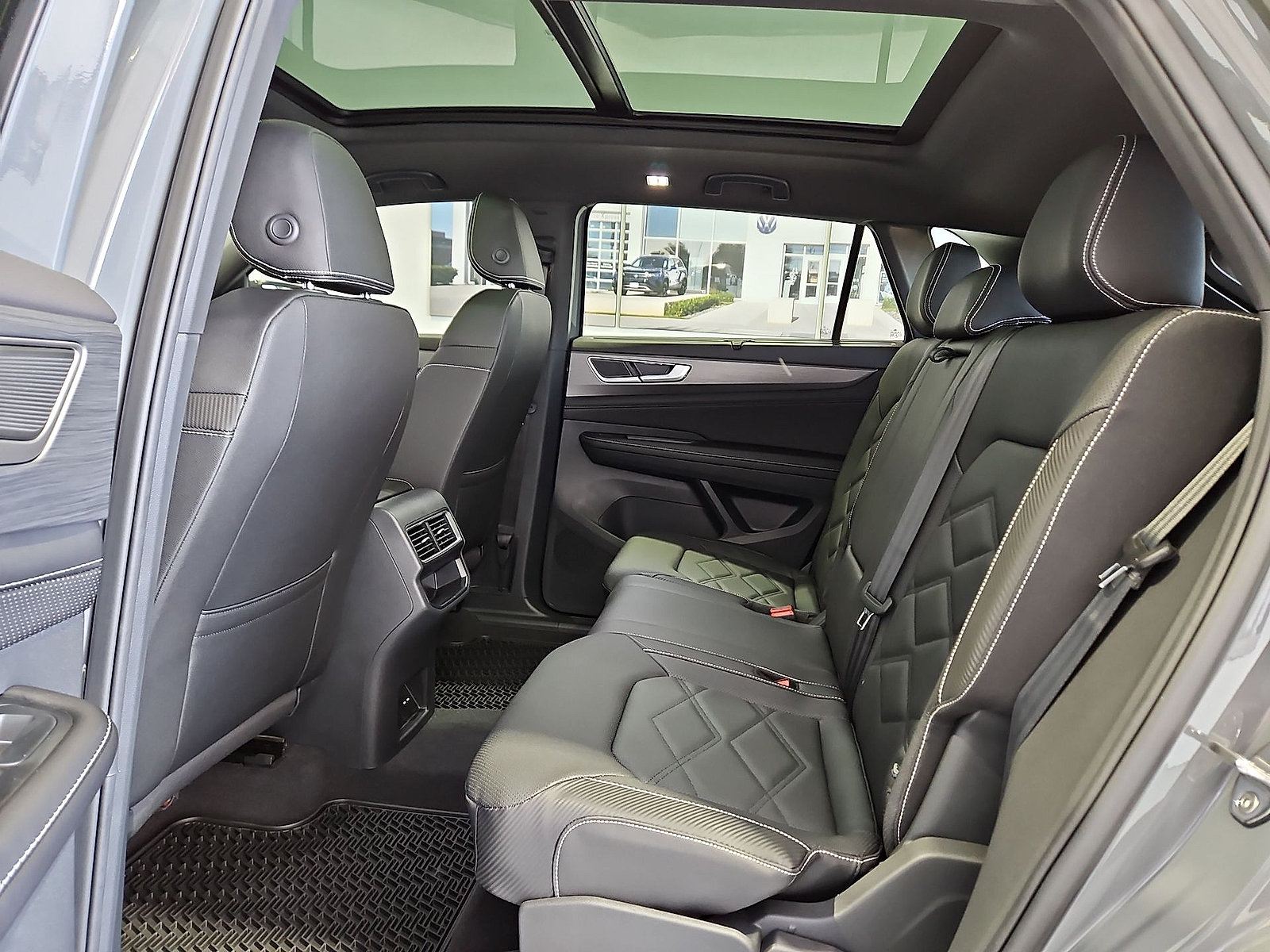New 2026 Volkswagen Atlas Cross Sport SE FWD image 14