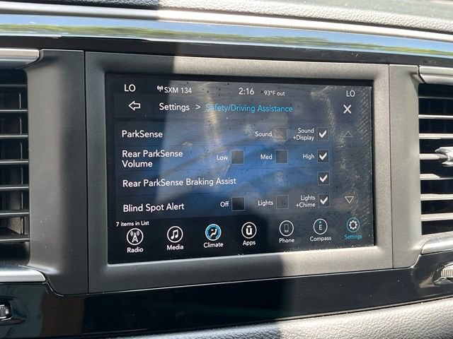 Used 2020 Chrysler Pacifica Touring FWD image 14