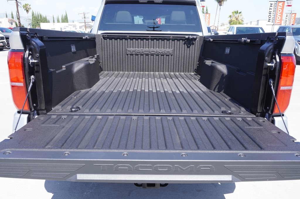 Certified 2025 Toyota Tacoma SR5 AWD/4WD image 8