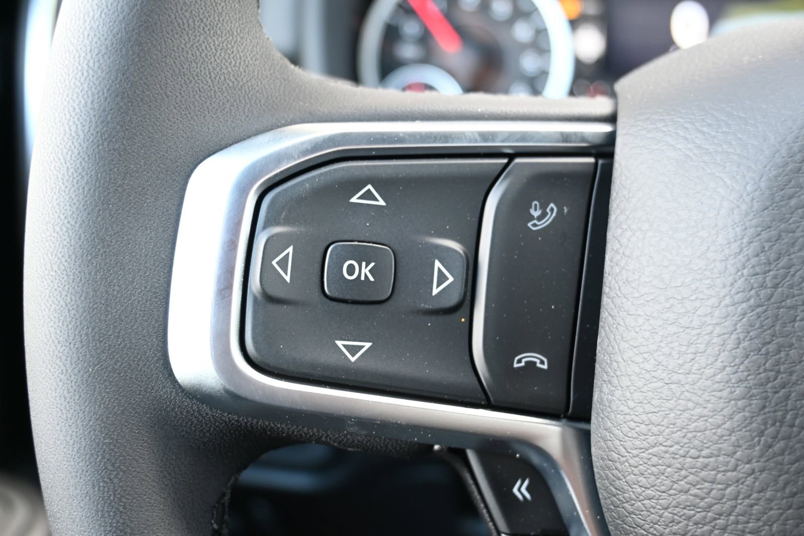 New 2026 RAM 1500 4x4 Crew Cab image 8