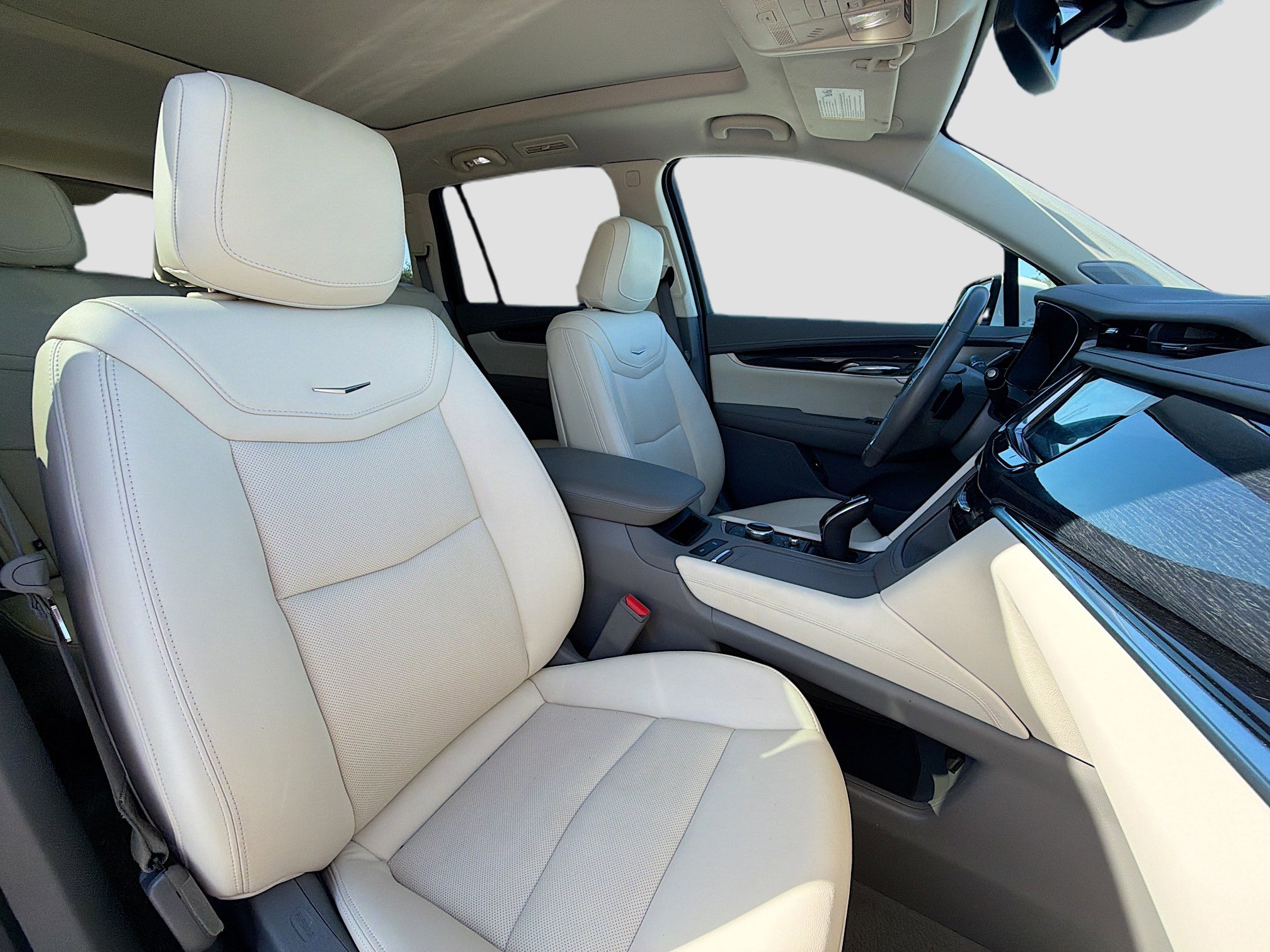 Used 2024 Cadillac XT6 Premium Luxury w/ LPO, Floor Liner Package AWD/4WD image 16