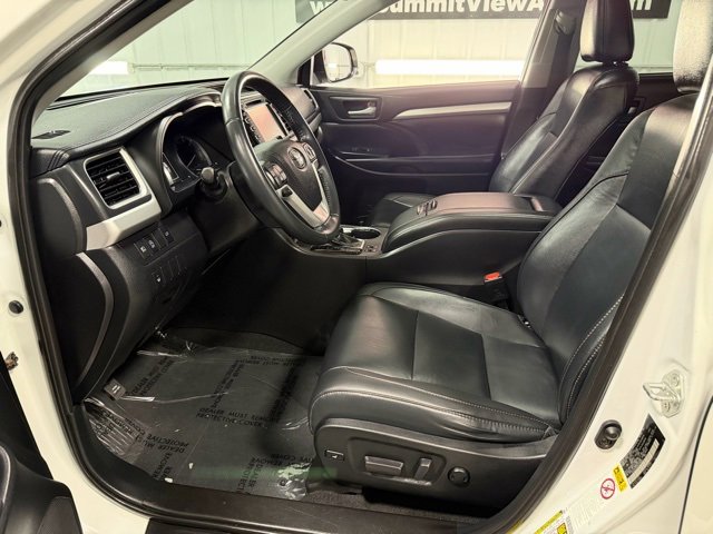 Used 2019 Toyota Highlander XLE image 14