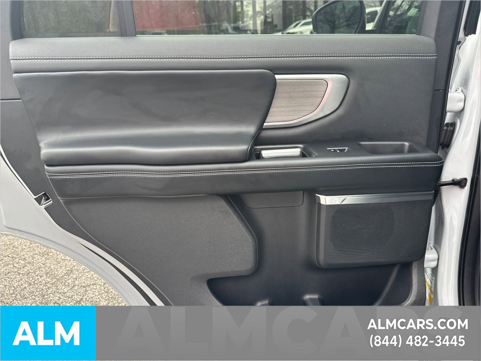 Certified 2025 Ford Expedition Platinum image 29