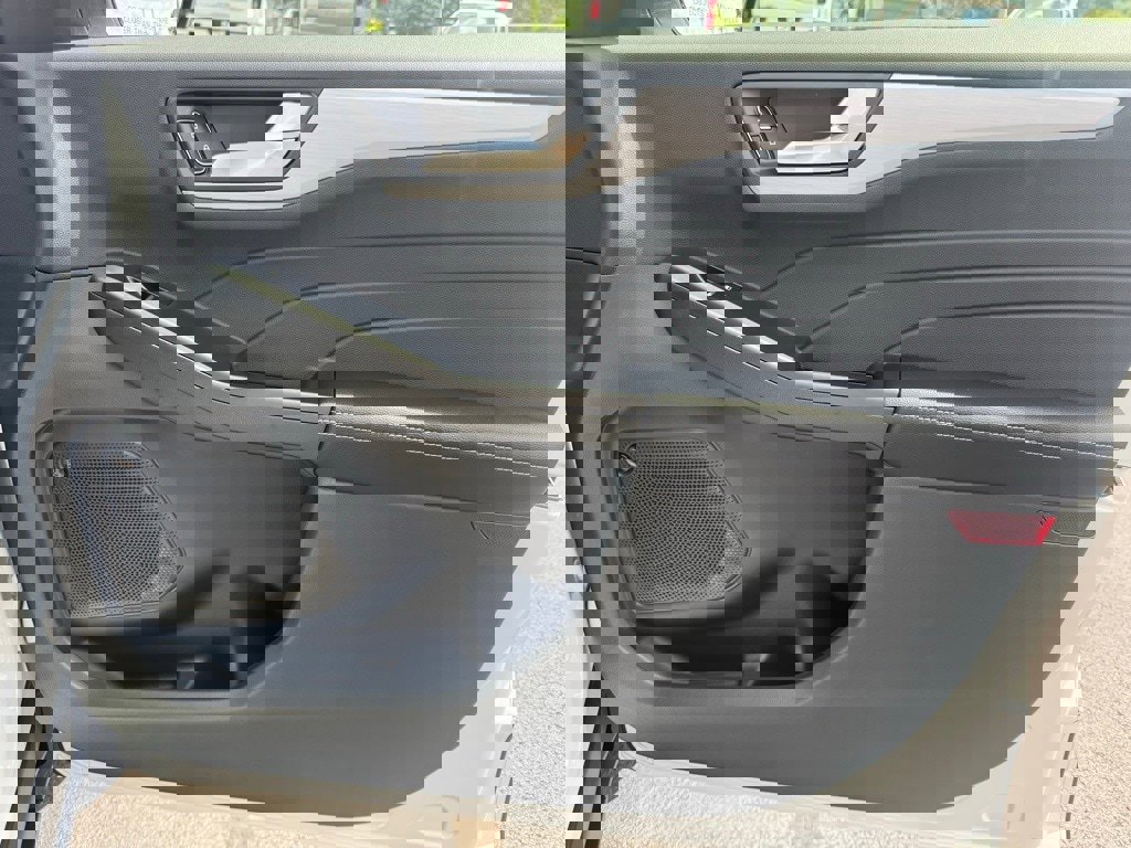 New 2025 Ford Escape SE w/ PHEV Premium Package image 27