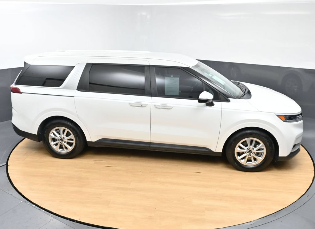 Used 2022 Kia Carnival LX FWD image 46