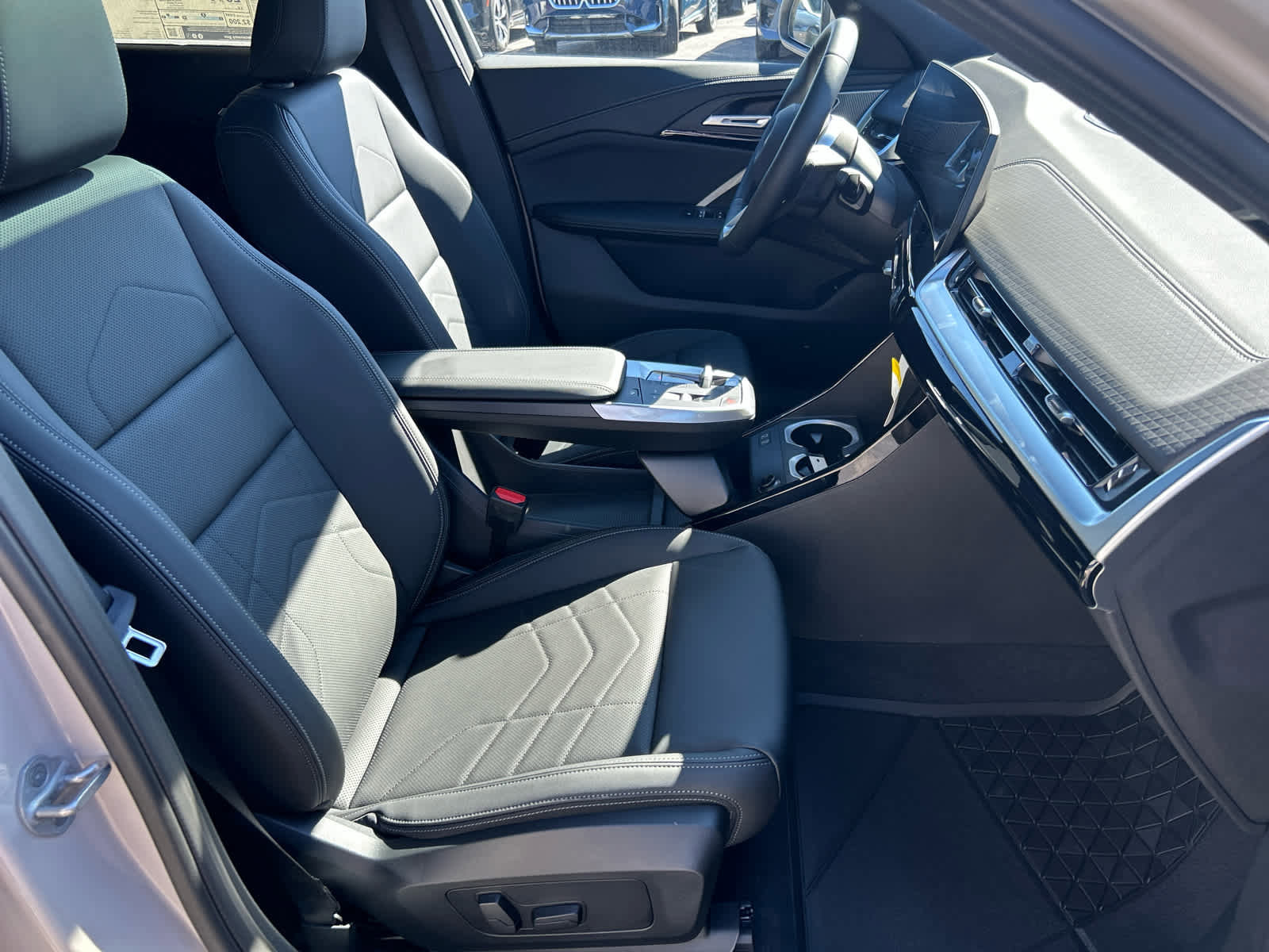 Used 2026 BMW X2 xDrive28i w/ Technology Package image 14