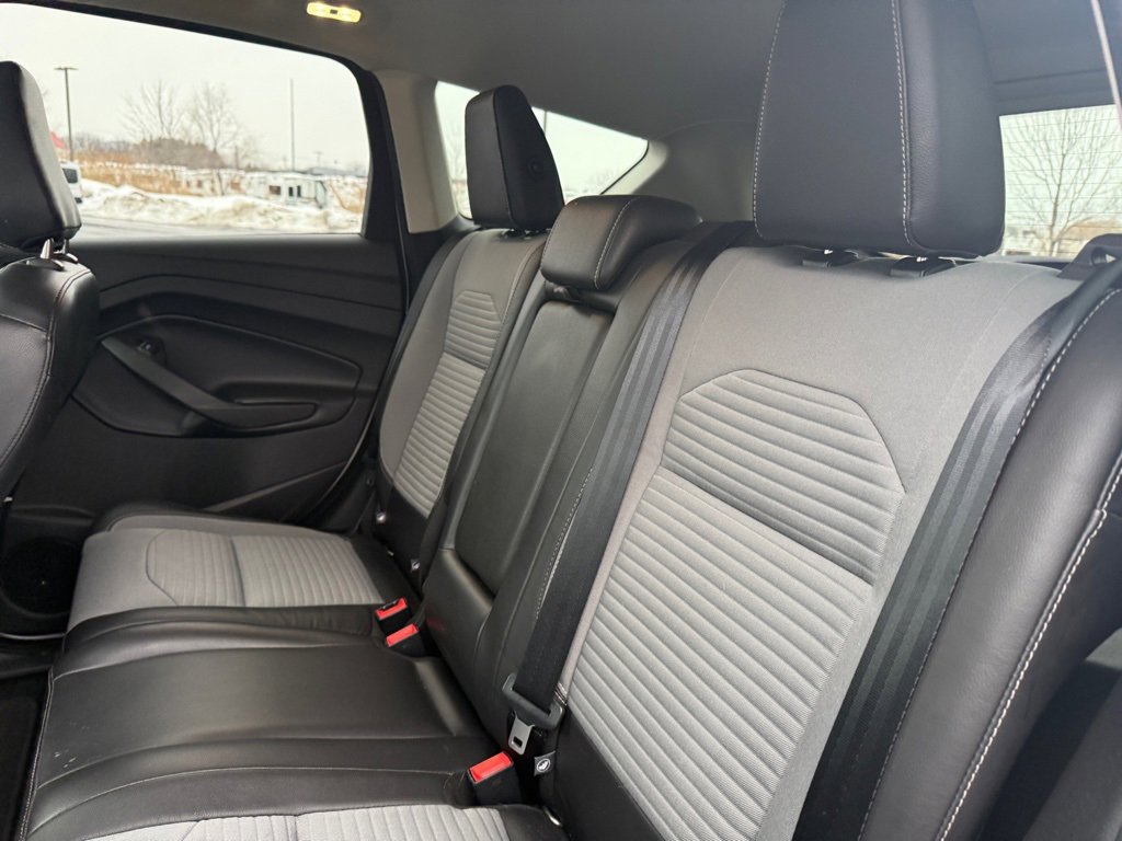 Used 2019 Ford Escape Titanium image 10