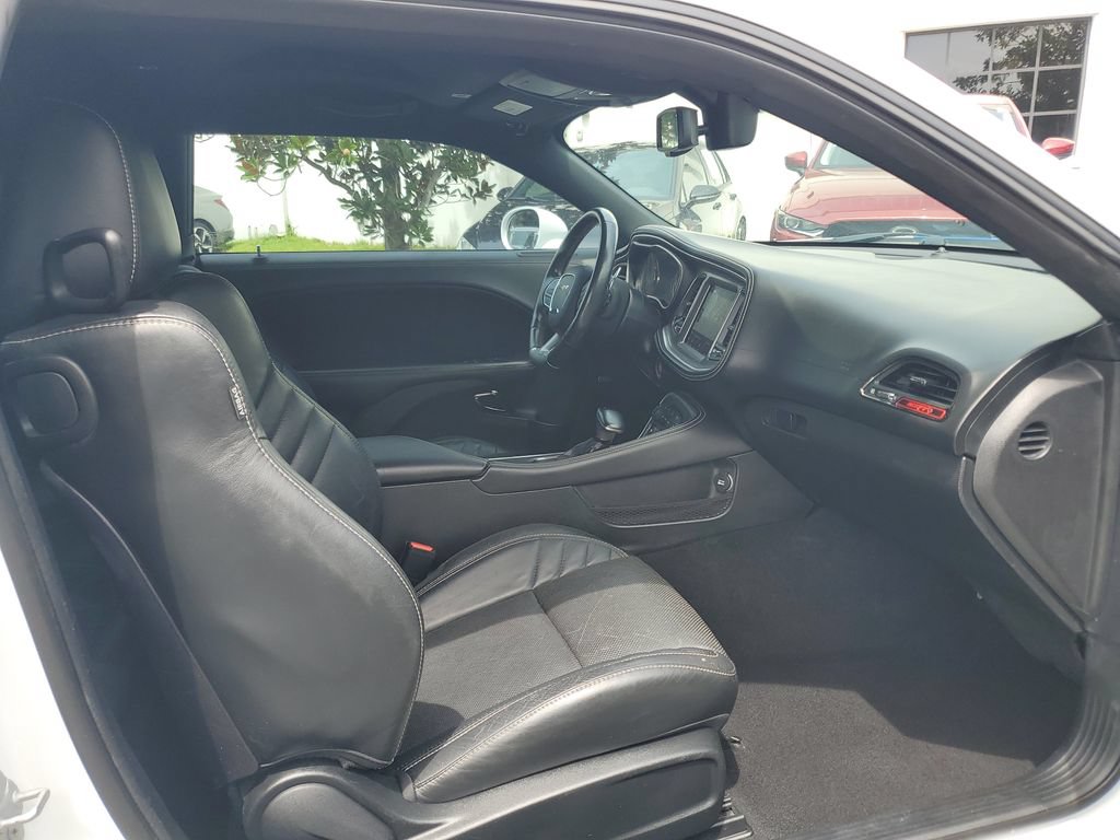 Used 2020 Dodge Challenger SRT Hellcat w/ Plus Package RWD image 16