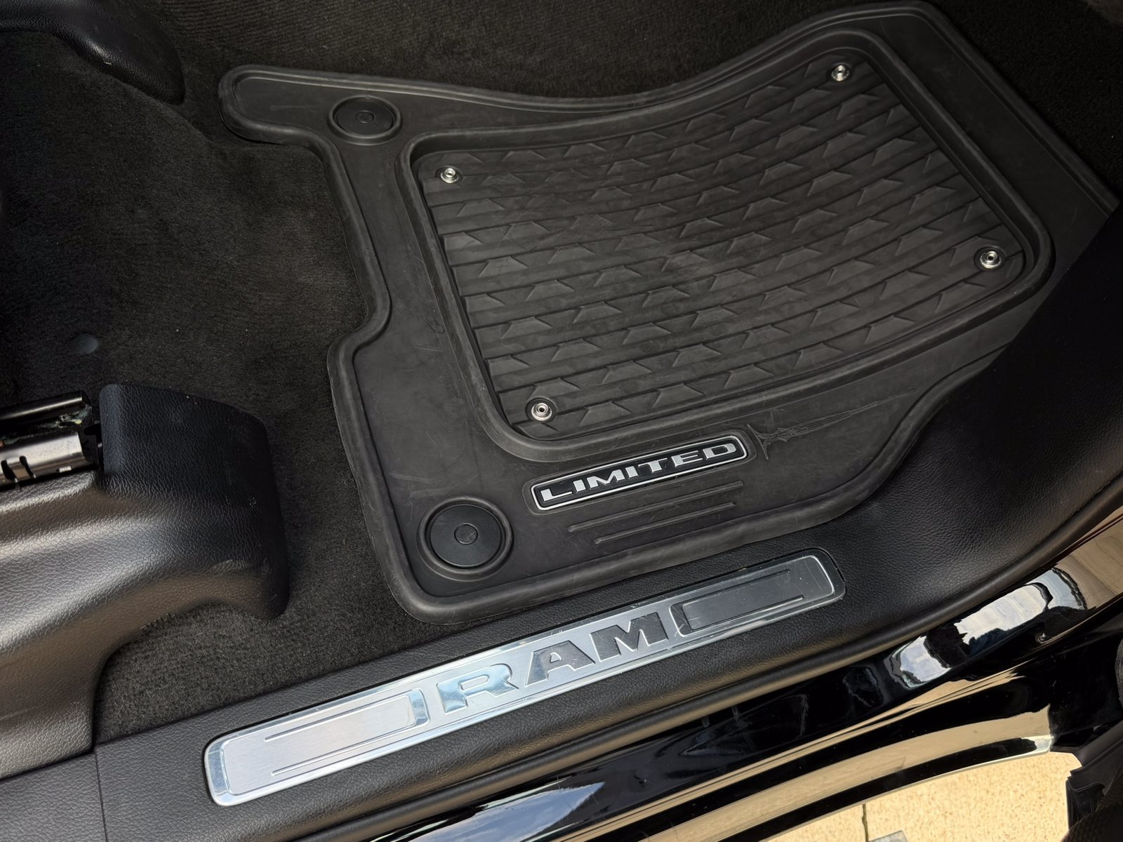 Used 2021 RAM 1500 Limited w/ Night Edition AWD/4WD image 17