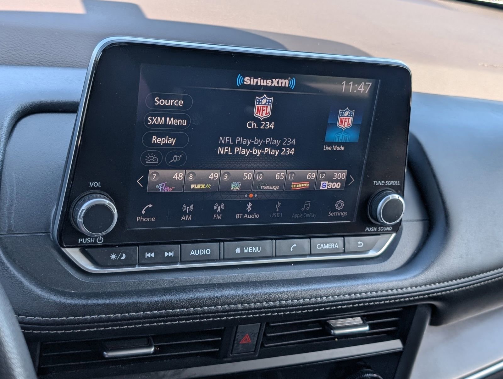 Used 2023 Nissan Rogue SV image 18
