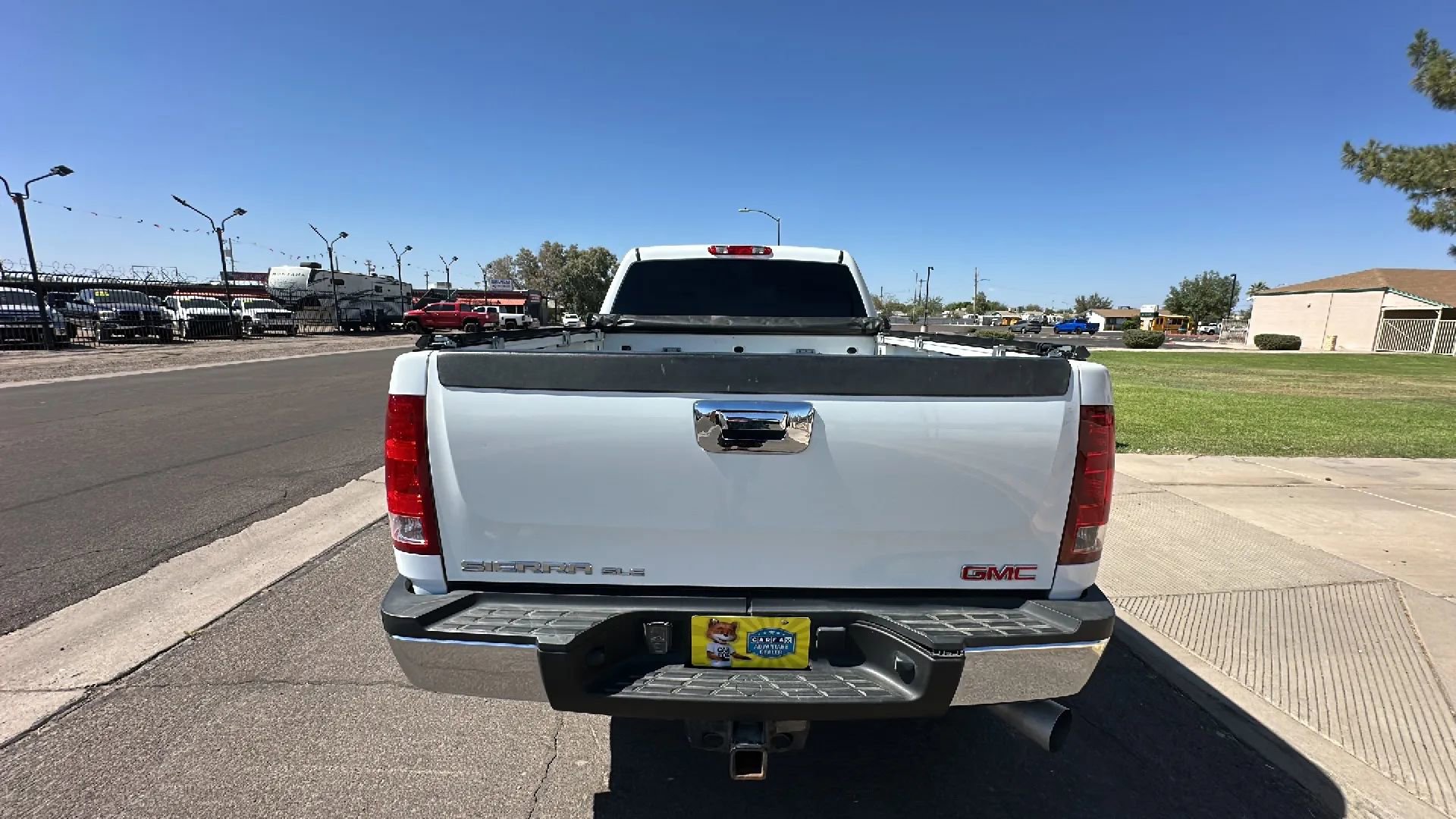 Used 2011 GMC Sierra 3500 SLE AWD/4WD image 3