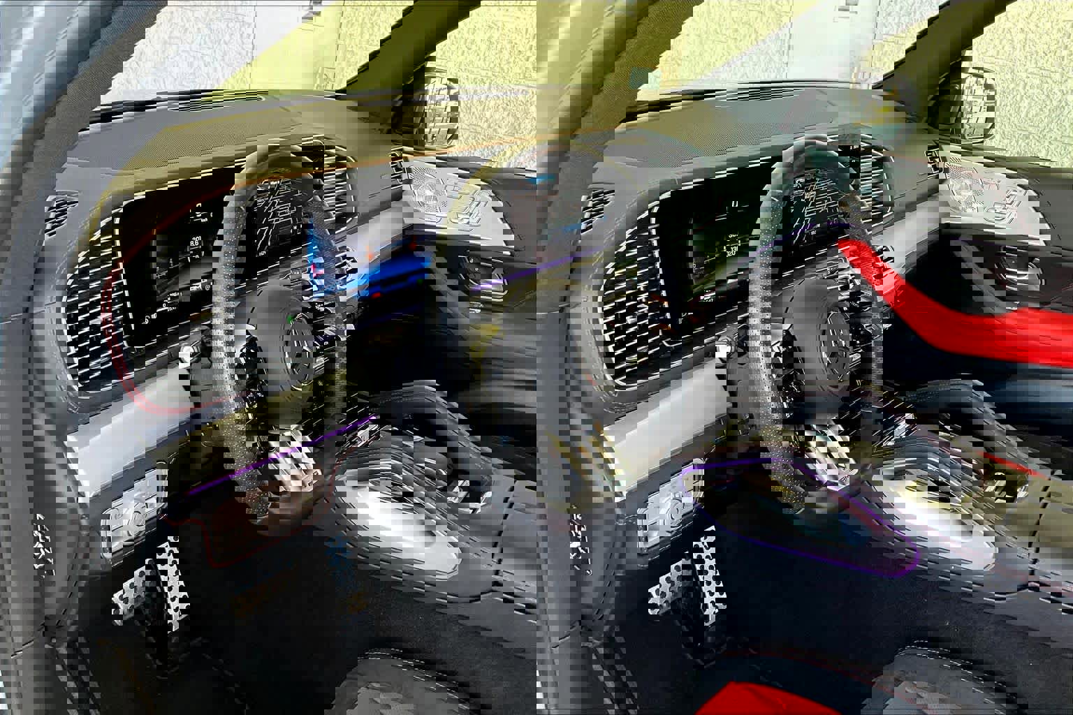 Used 2025 Mercedes-Benz GLE 53 AMG 4MATIC image 17