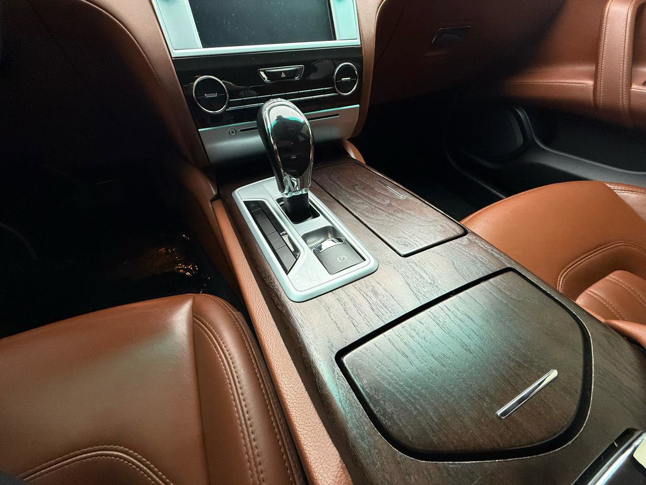 Used 2016 Maserati Quattroporte S Q4 AWD/4WD image 16