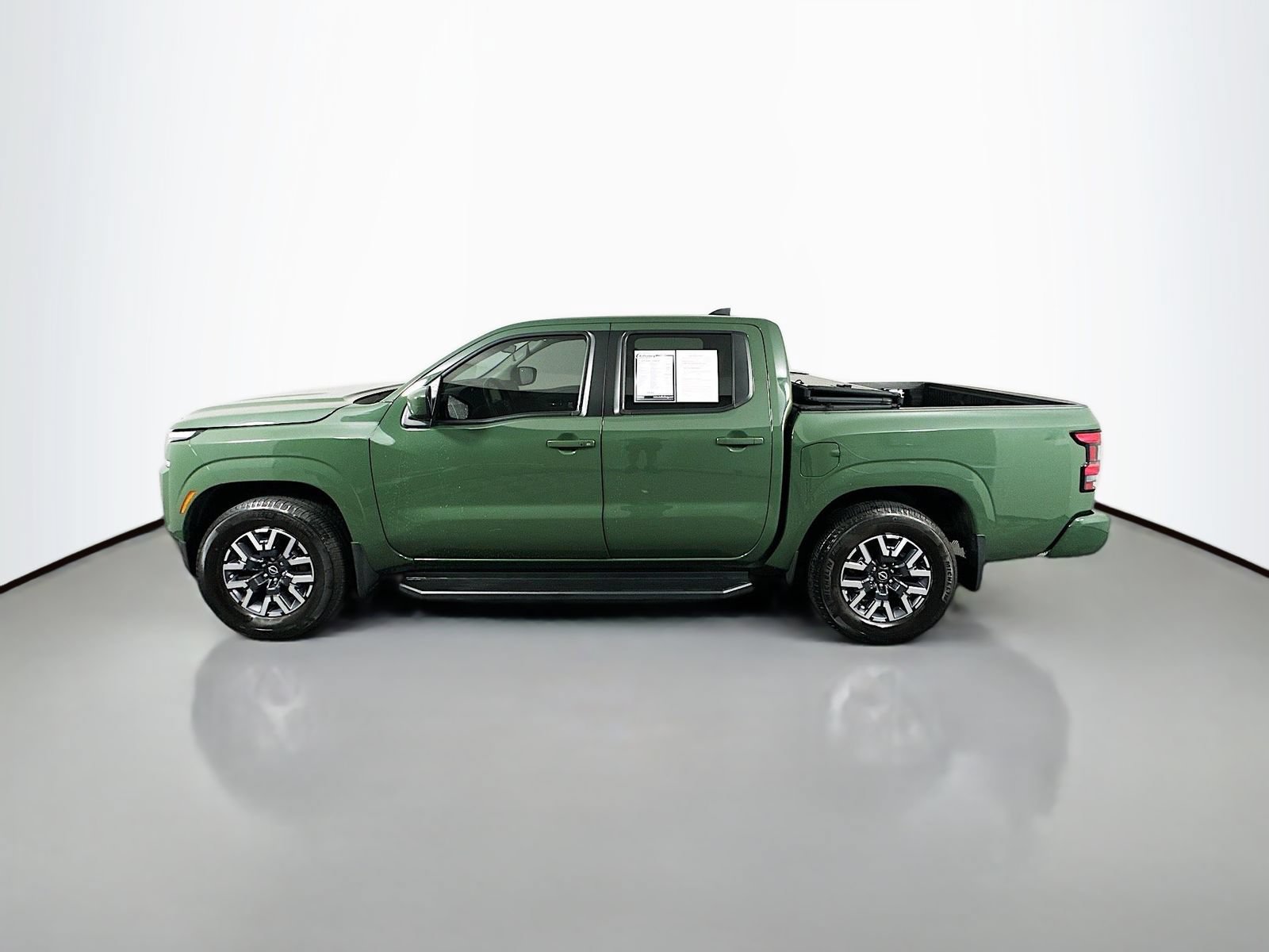 Certified 2024 Nissan Frontier SL w/ Technology Package RWD image 4