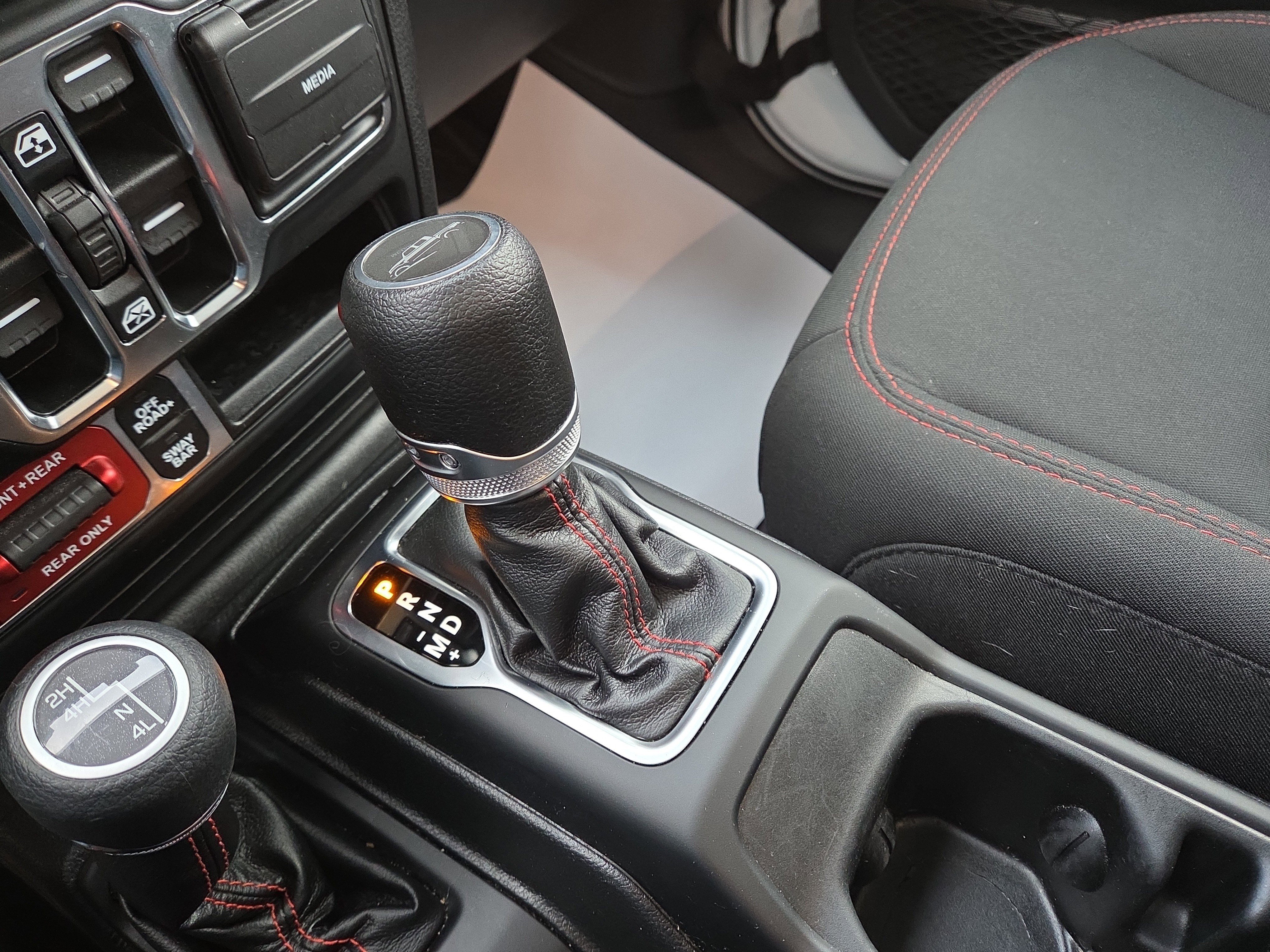 Used 2022 Jeep Gladiator Rubicon w/ Cold Weather Group image 23