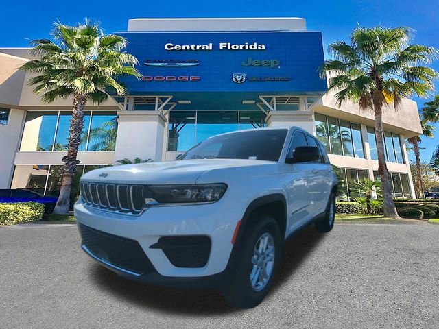 Certified 2023 Jeep Grand Cherokee Laredo image 9