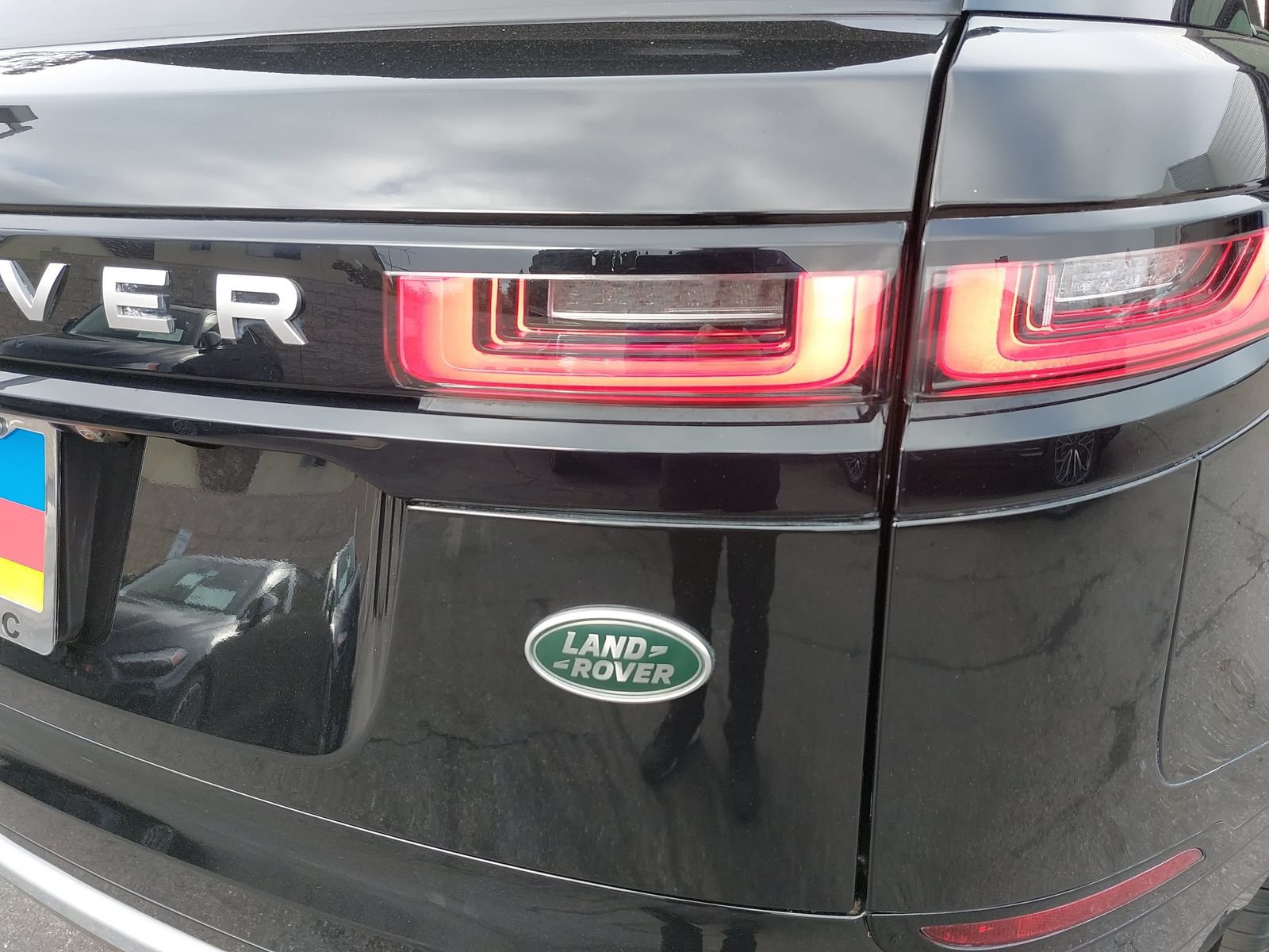 Used 2022 Land Rover Range Rover Velar S AWD/4WD image 38