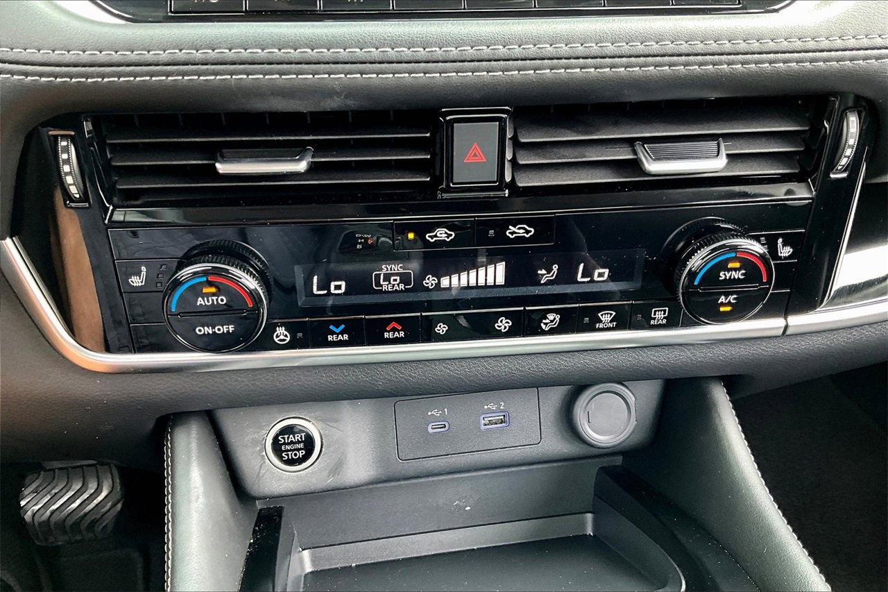 Used 2023 Nissan Rogue SL w/ SL Premium Package image 15