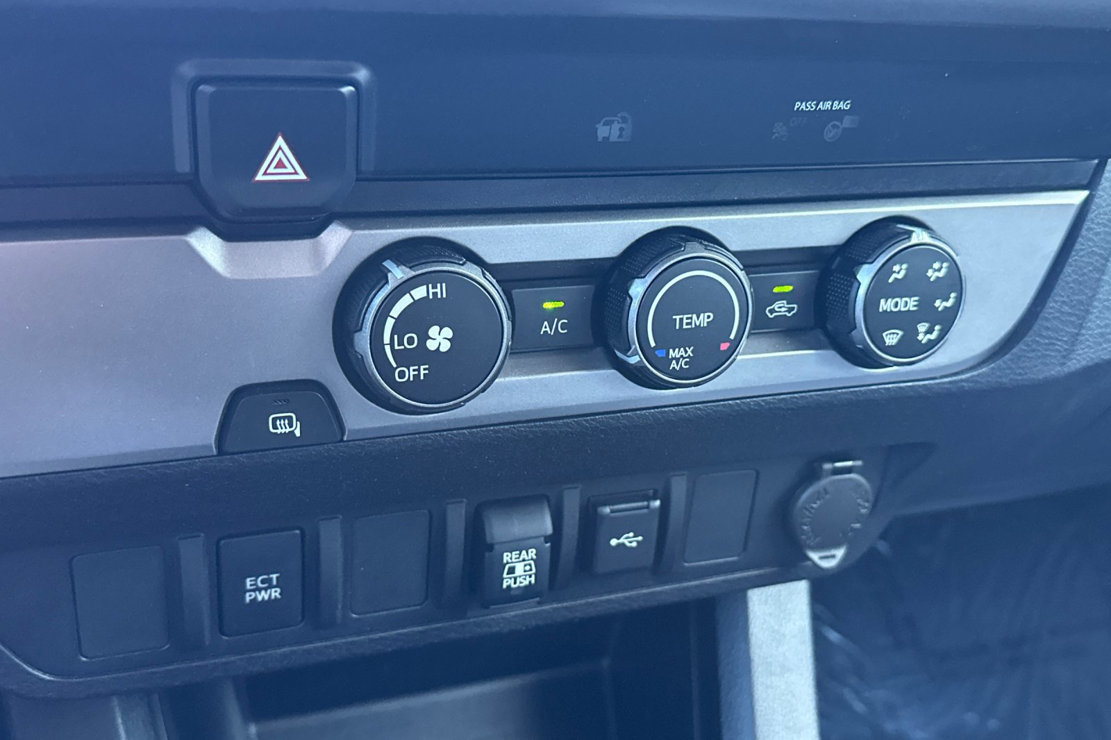 Used 2020 Toyota Tacoma SR5 image 19