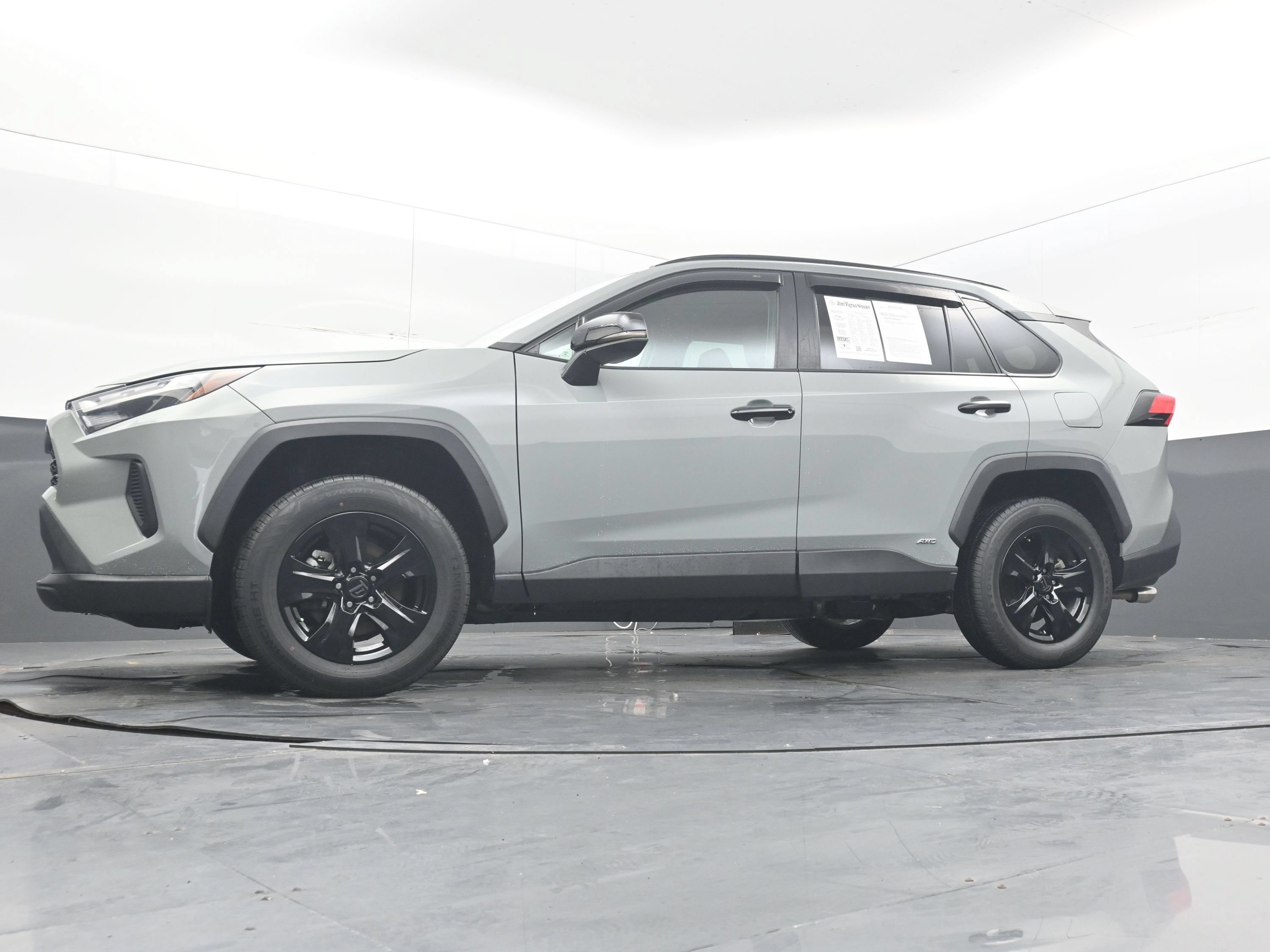 Used 2022 Toyota RAV4 XLE AWD/4WD image 26