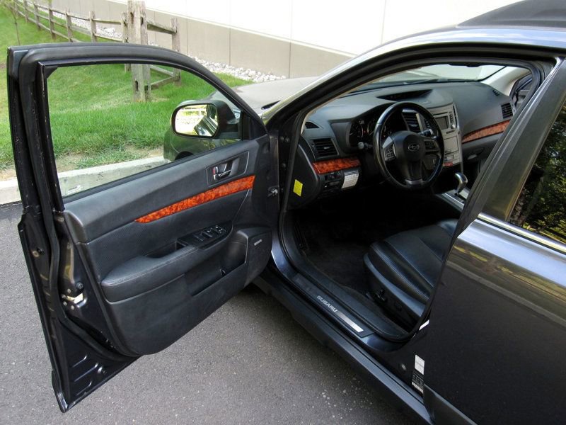 Used 2012 Subaru Outback 2.5i Limited image 12