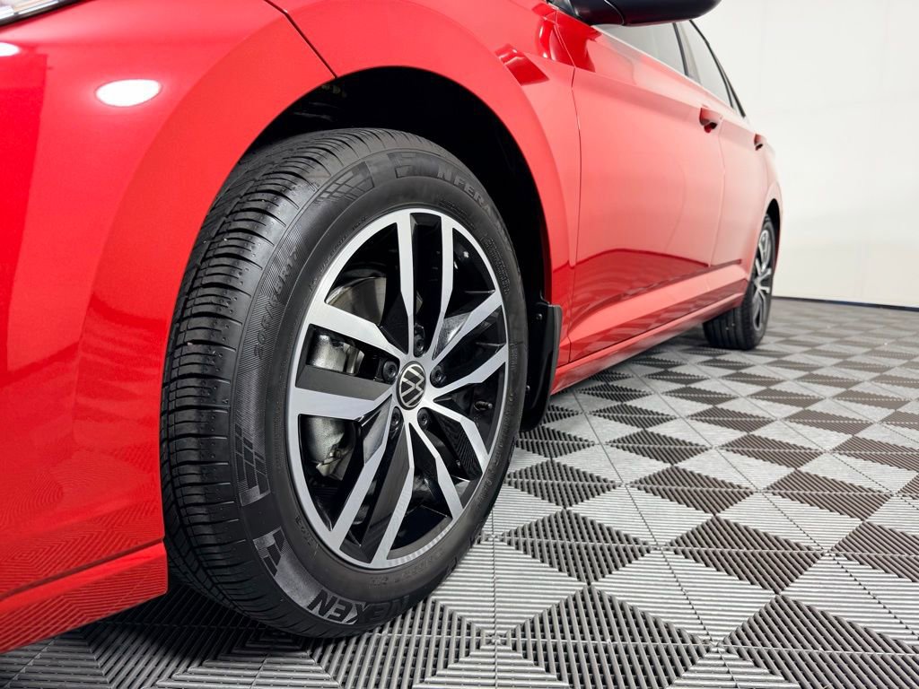 Used 2025 Volkswagen Jetta SE image 11