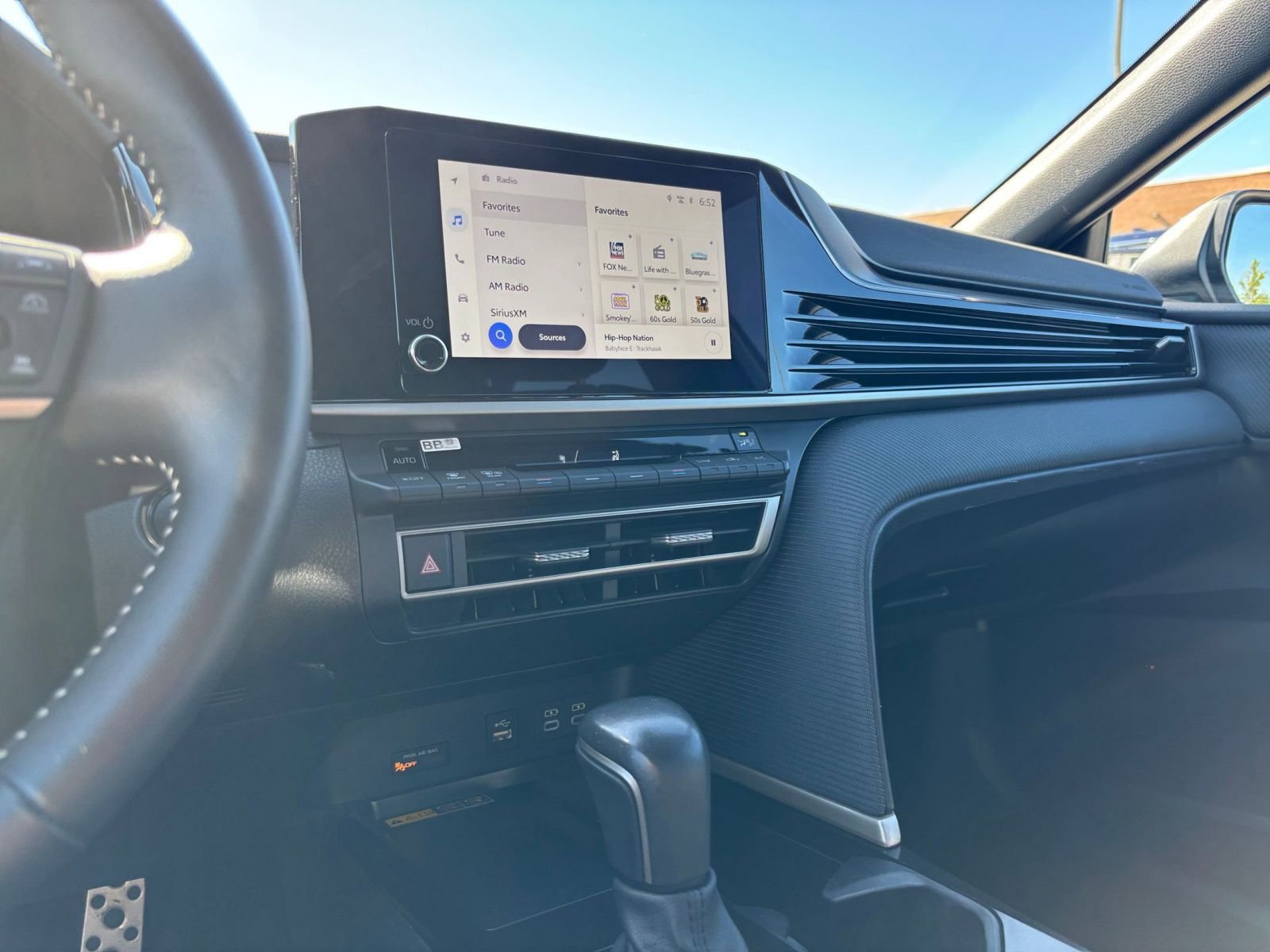 Used 2025 Toyota Camry SE FWD image 17