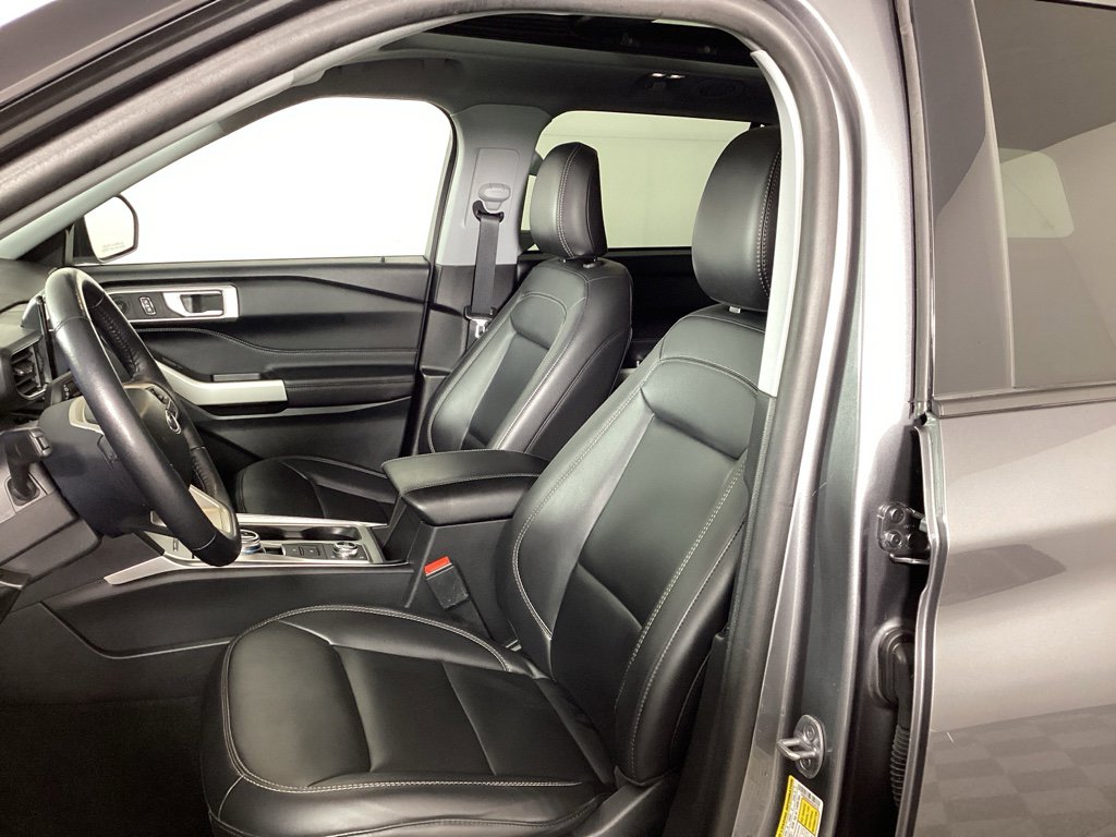 Used 2023 Ford Explorer XLT w/ Equipment Group 202A image 15