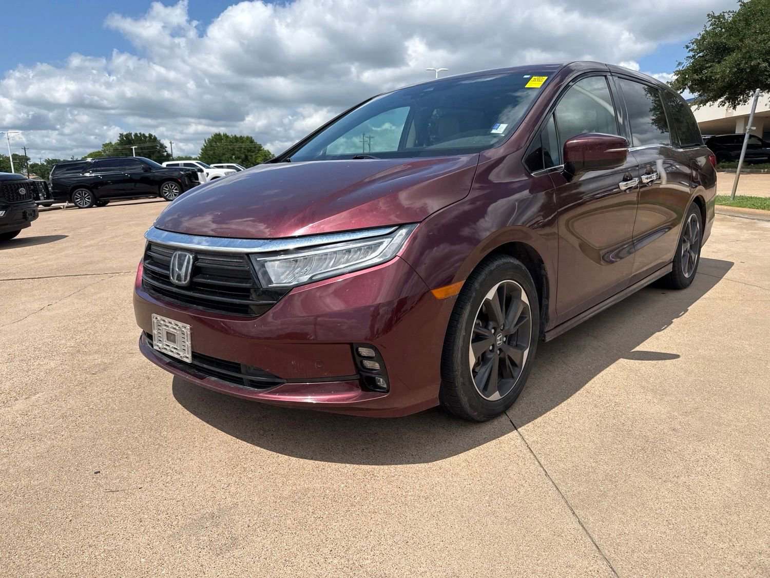 Used 2021 Honda Odyssey Elite image 3