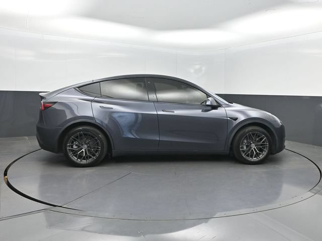 Used 2021 Tesla Model Y Long Range AWD/4WD image 22