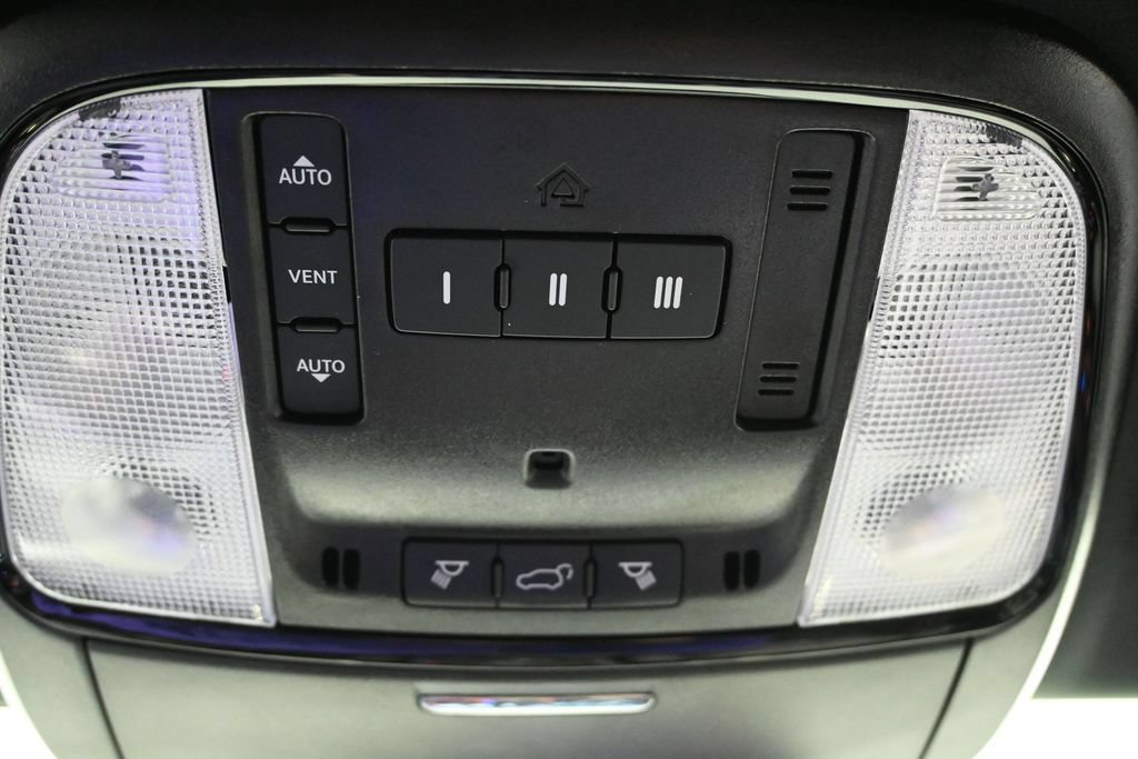 Used 2025 Dodge Durango R/T AWD/4WD image 44